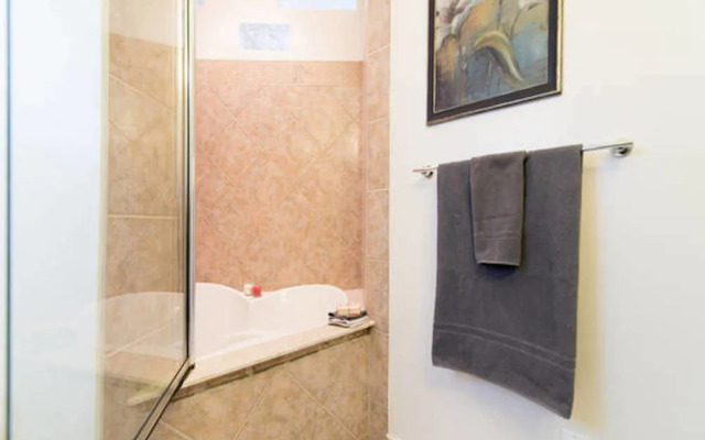 LM Stays - Nelson Street Apartment