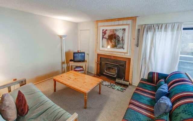 Hidden Valley #027 - Studio w/ Amenities - Walk to Village!