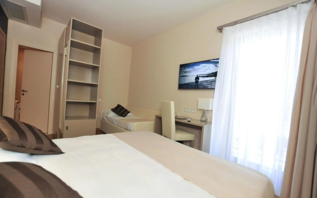 Hotel Dori