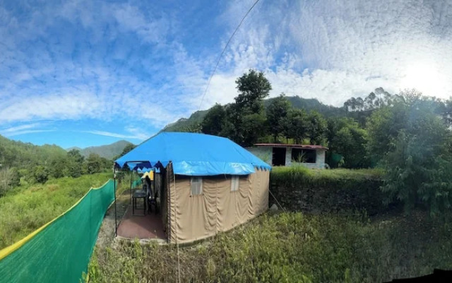 The Gazzaar Riverside camp