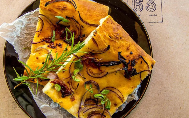 Hotel & Bistro 63