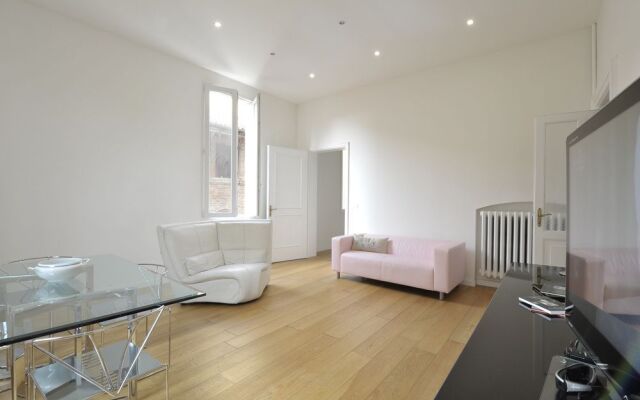 Central Design Apartment