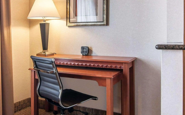 Comfort Suites Redmond Airport