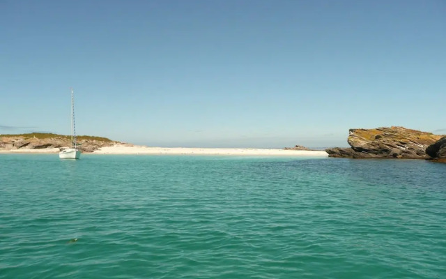 Holiday Home in Plouarzel Near Sandy Beach