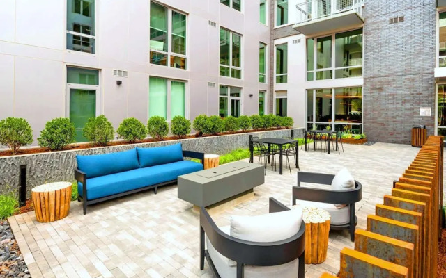 Prime Metro Proximity Condo at Clarendon