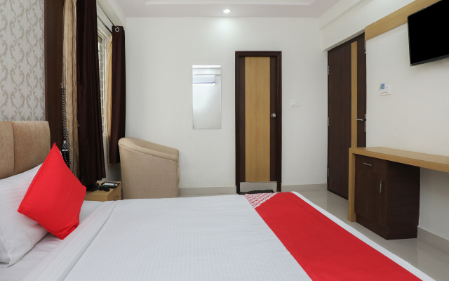 OYO 12544 Varcity Twin Towers