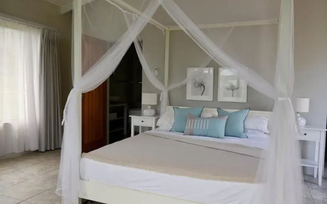 Villa Adina - Sleeps 7 - Pool - Parking - Garden