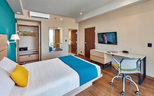City Express Suites Cancún Aeropuerto Riviera
