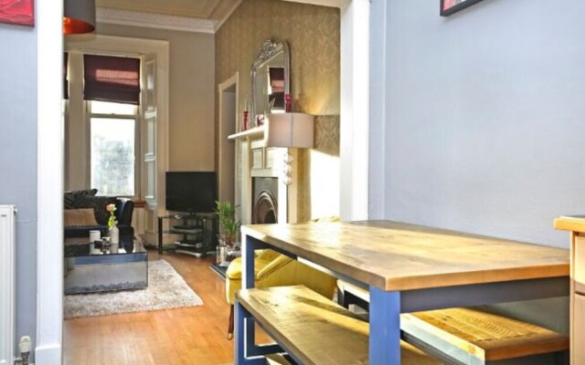 A Stunning Grand Apt near the Royal Botanic Garden