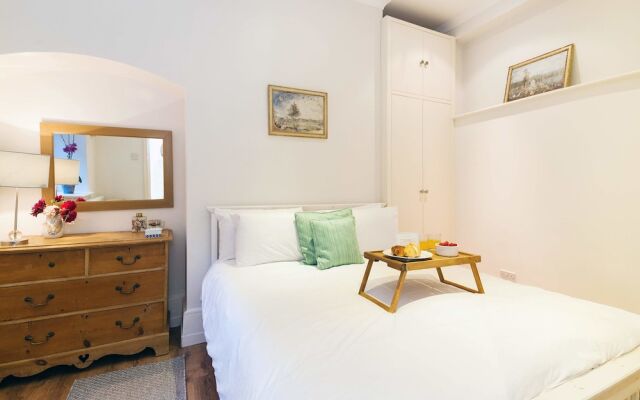 The Chelsea Embankment Apartment - EC