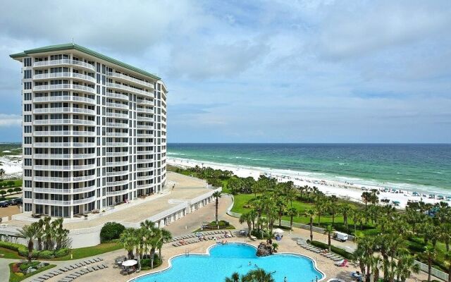 The Gem - 3 Br condo by RedAwning