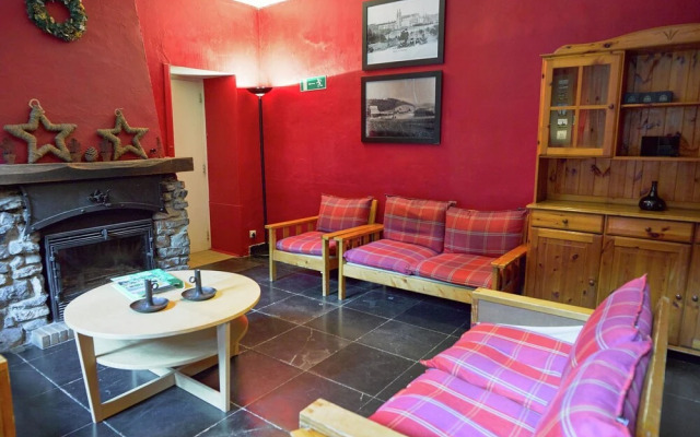 Charming and Well Renovated Country House