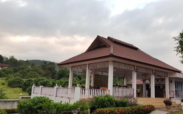Mae Klang Ban yen hill
