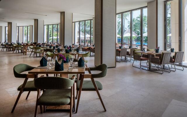Holiday Inn Resort Sanya Bay by IHG