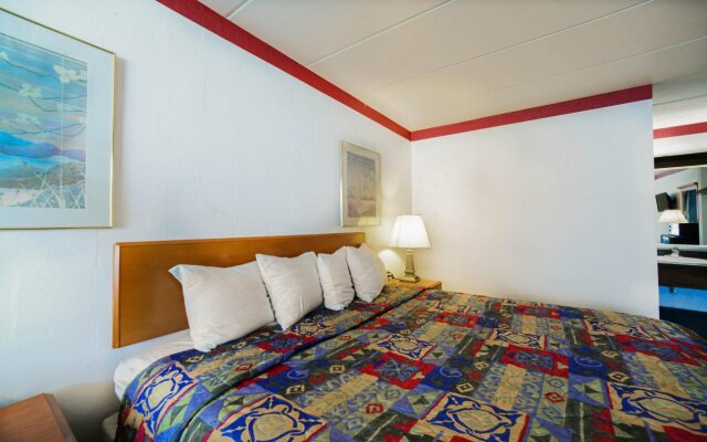 Loyalty Inn Maryville