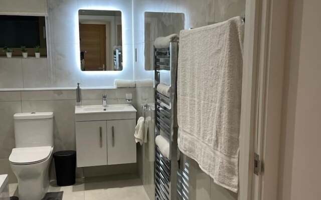 Kensington House by Solitaire Suites