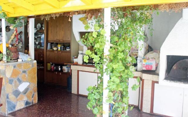 ILEKTRA Apartments Blue & Red