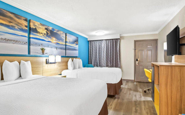 Days Inn by Wyndham Houston East