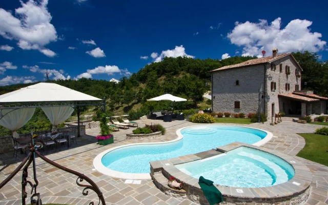 Nice Apartment in Apecchio With Shared Swimming Pool