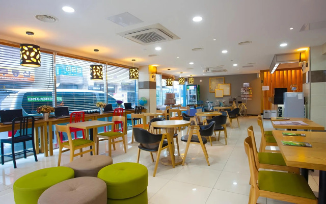 Jeju R Hotel & Guest House - Hostel