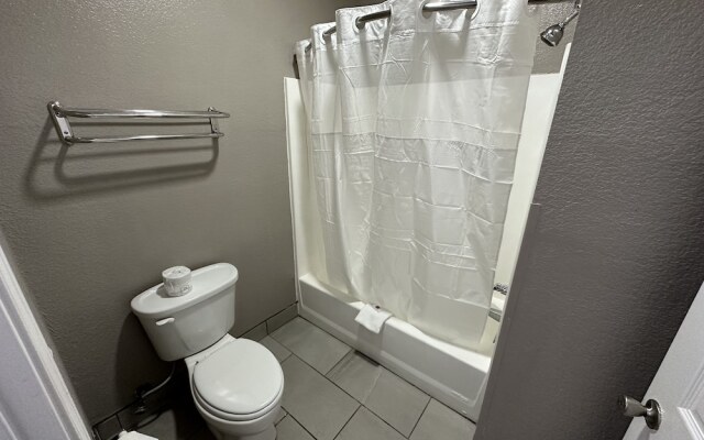 Motel 6 Alvarado, TX