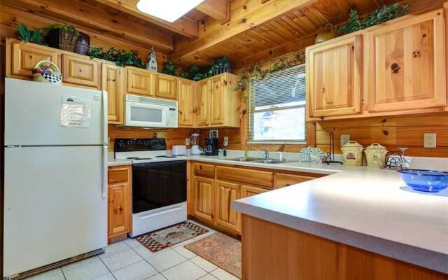 Honey Pot - Three Bedroom Cabin