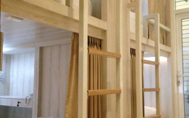 Mariya Lady Hostel At Suvarnabhumi Airport - Female Only