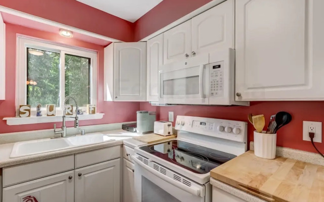 5d Amelia Landings 2 Bedroom Condo by RedAwning