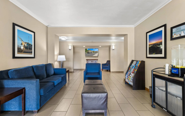 Comfort Inn & Suites Lancaster Antelope Valley
