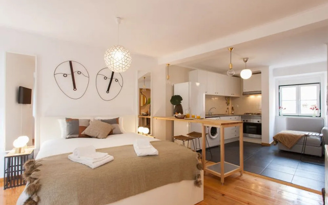 Moniz Studio by Lu Holiday
