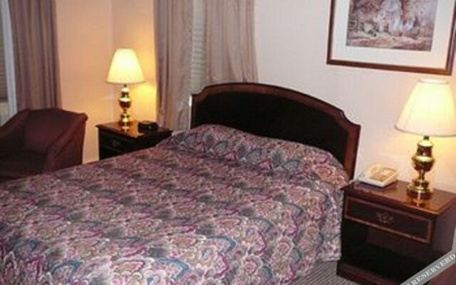 Country Squire Inn and Suites