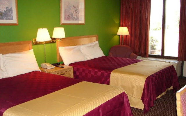 Columbus Inn & Suites