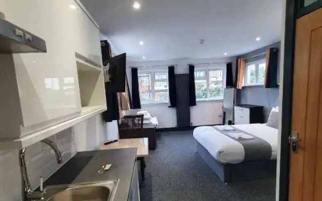 OYO Devine Beach Hotel, Westcliff Southend-On-Sea