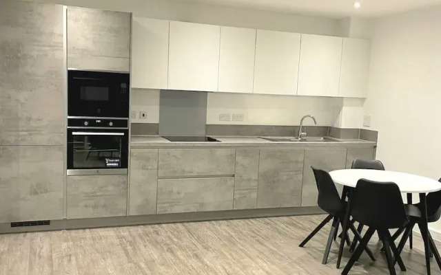 2 Bedroom Luxury Apartment in Barking