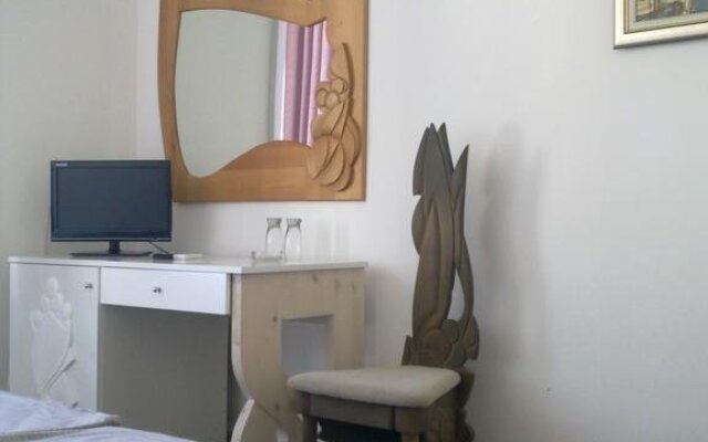 Neva Guest Rooms and Studios