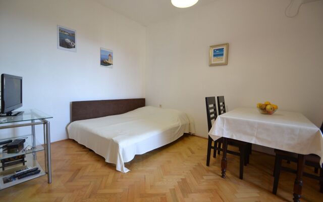 Apartment Martina - 300 m from sea: A2 Sukosan, Zadar riviera