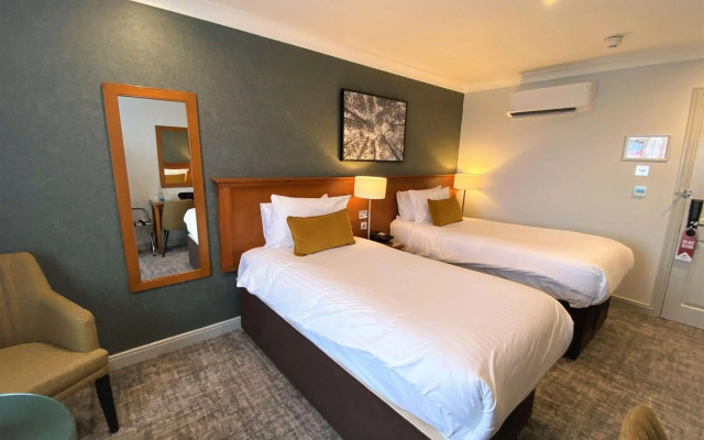 Crowne Plaza East Midlands Airport by IHG