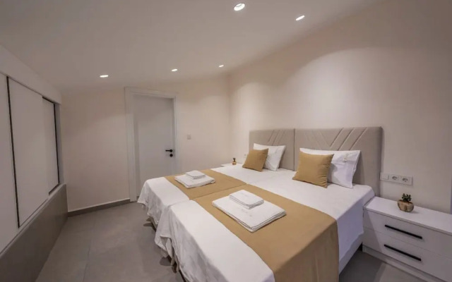 Luxury 4-bed Villa With Private Pool and Jacuzzi