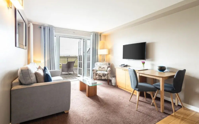 Host Stay Bowscale Suite