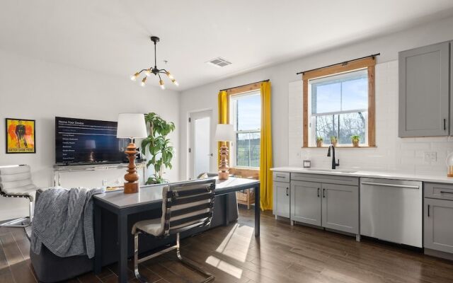 610ux113 2 Bedroom Condo