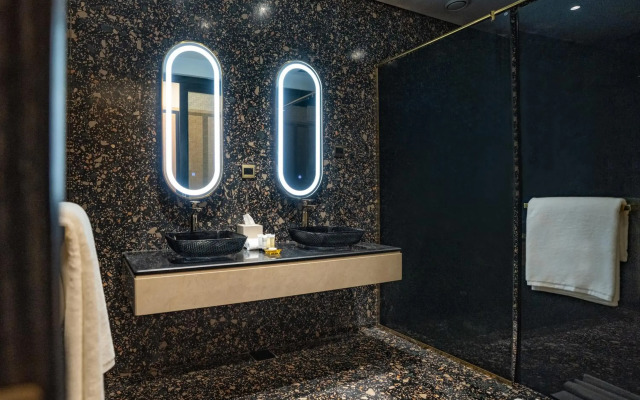 The House Hotel Al Khiran