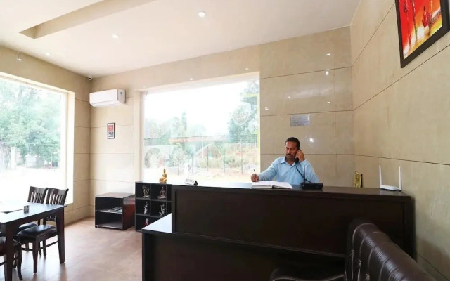 Vaikunth Resort by OYO Rooms