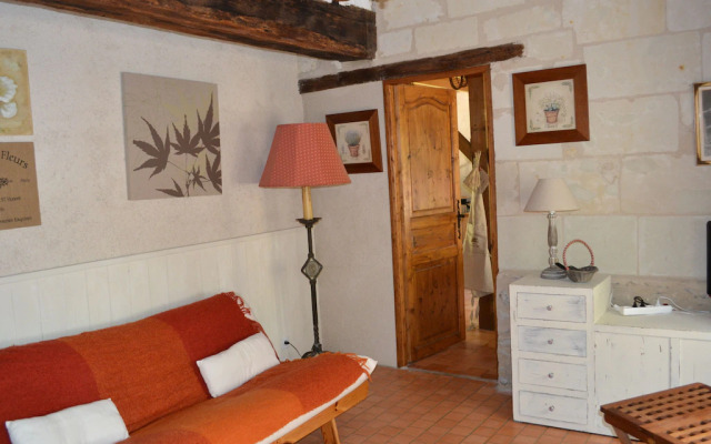 Cozy Holiday Home in Brion with Swimming Pool