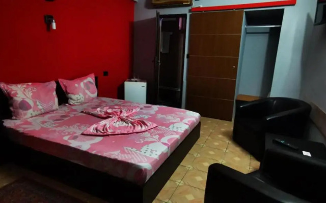 Hostel Max