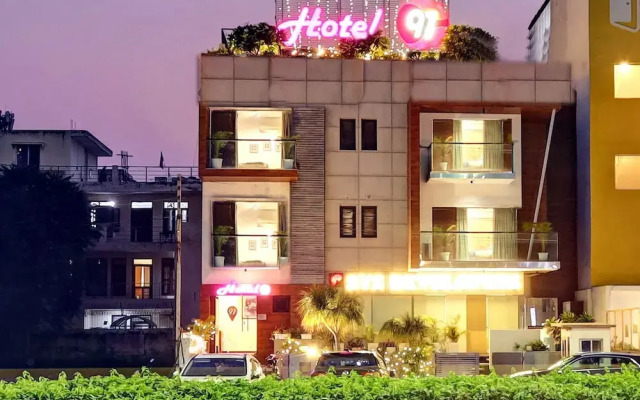 Hotel 91 Golf Course Road