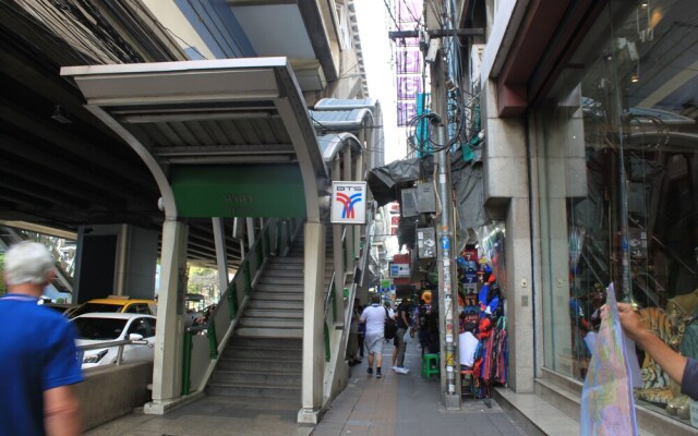 Business Inn Sukhumvit 11 Nana