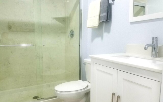 Vistalmar Queen Deluxe - One Bedroom Apartment