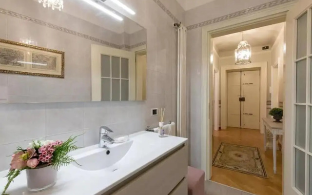 Αn enchanting residence in front of the Juliet house