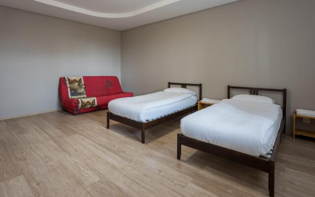 3 bedroom apartment on 17/6 Nauki Avenue