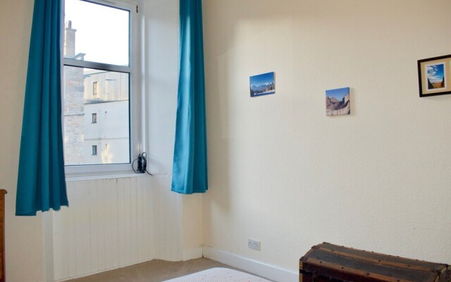 1 Bedroom Central Edinburgh Flat